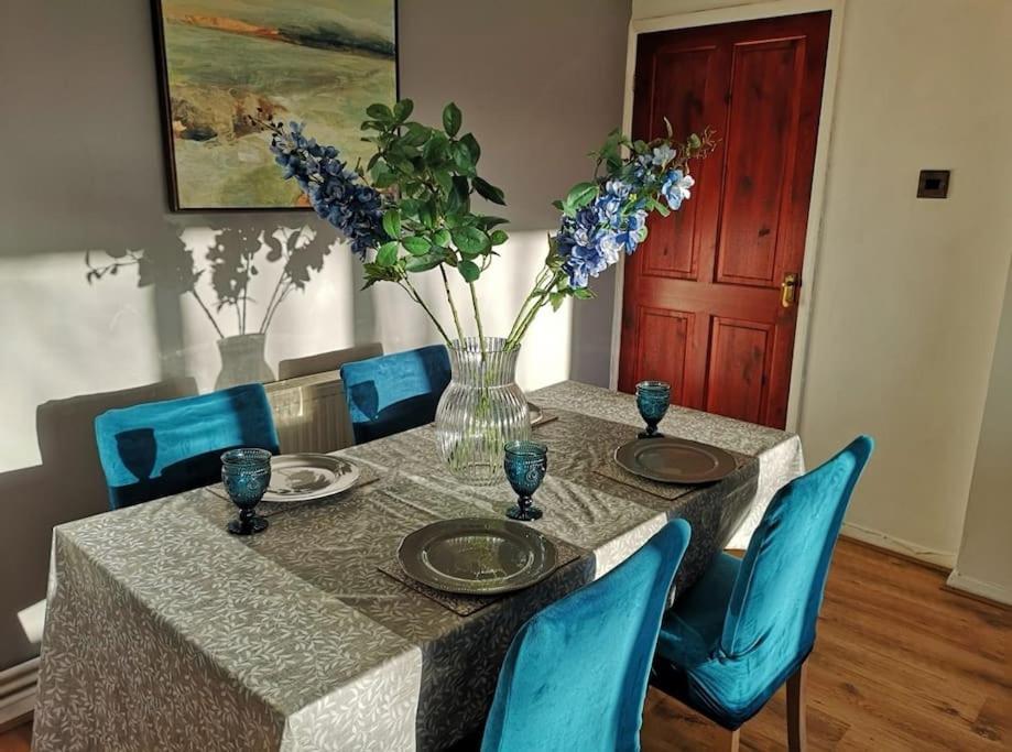 2 Bed Flat, Bounds Green, Piccadilly Line, N11 * London