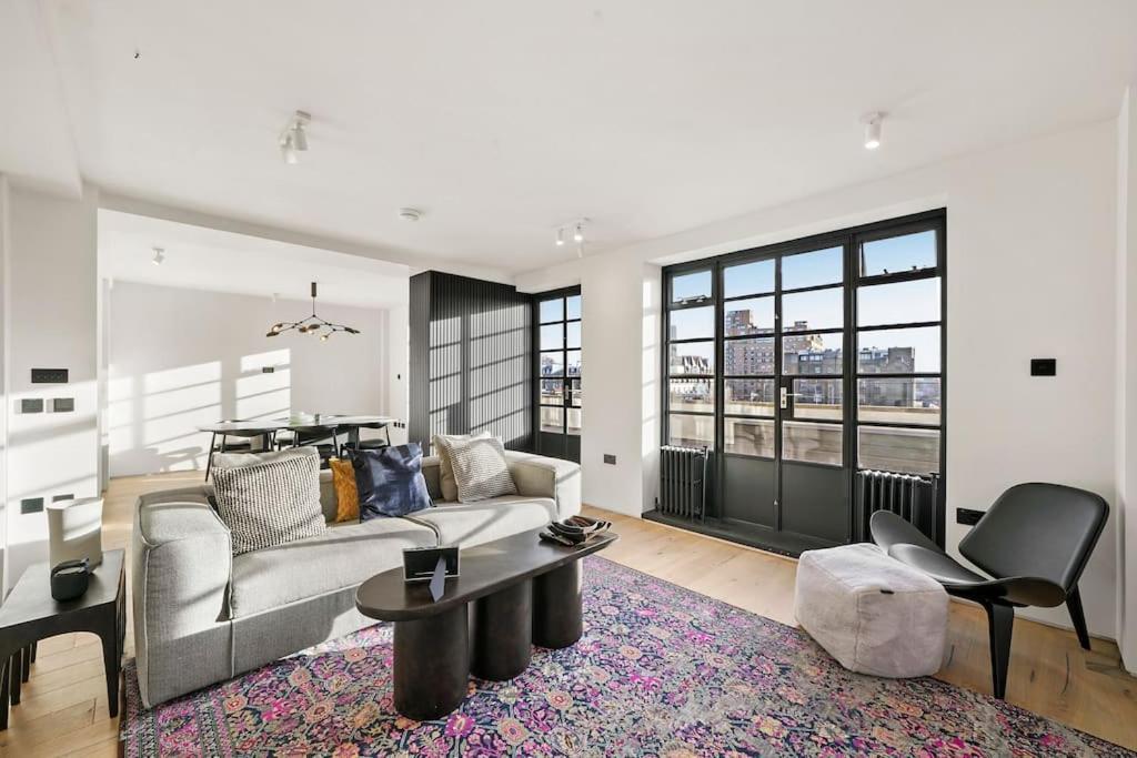Apartment Two Bedroom Flat In Kensington *