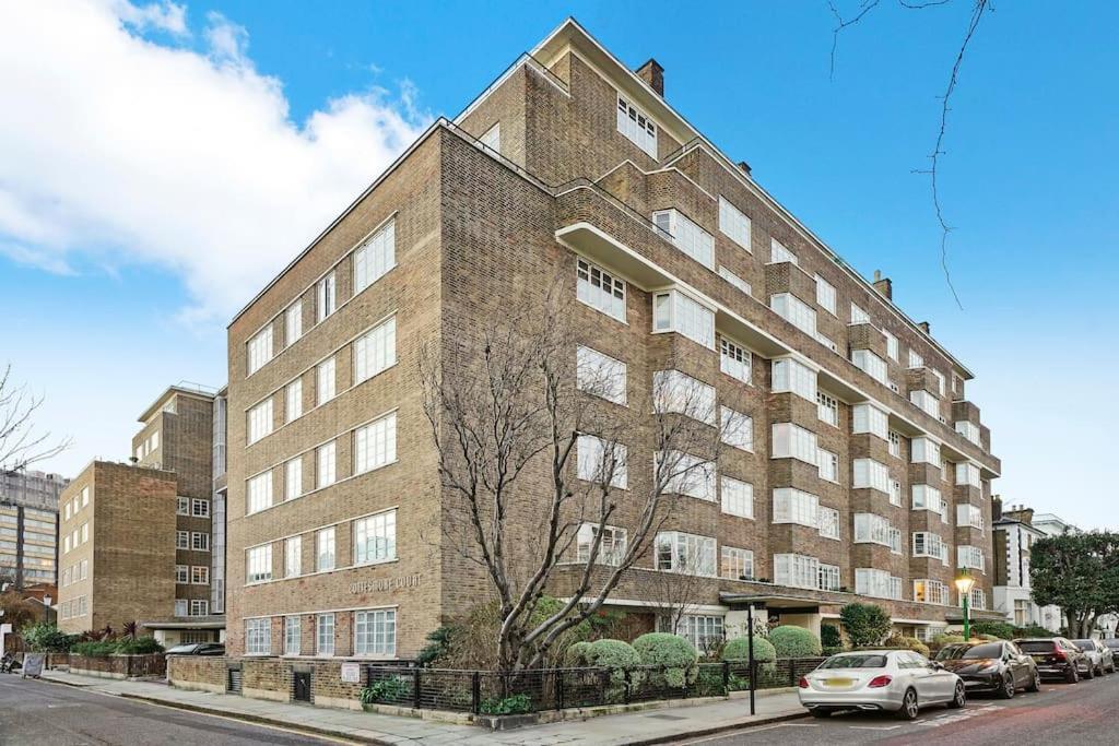 Two Bedroom Flat In Kensington Apartment *