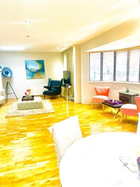 Modern Detached House Ferienhaus London