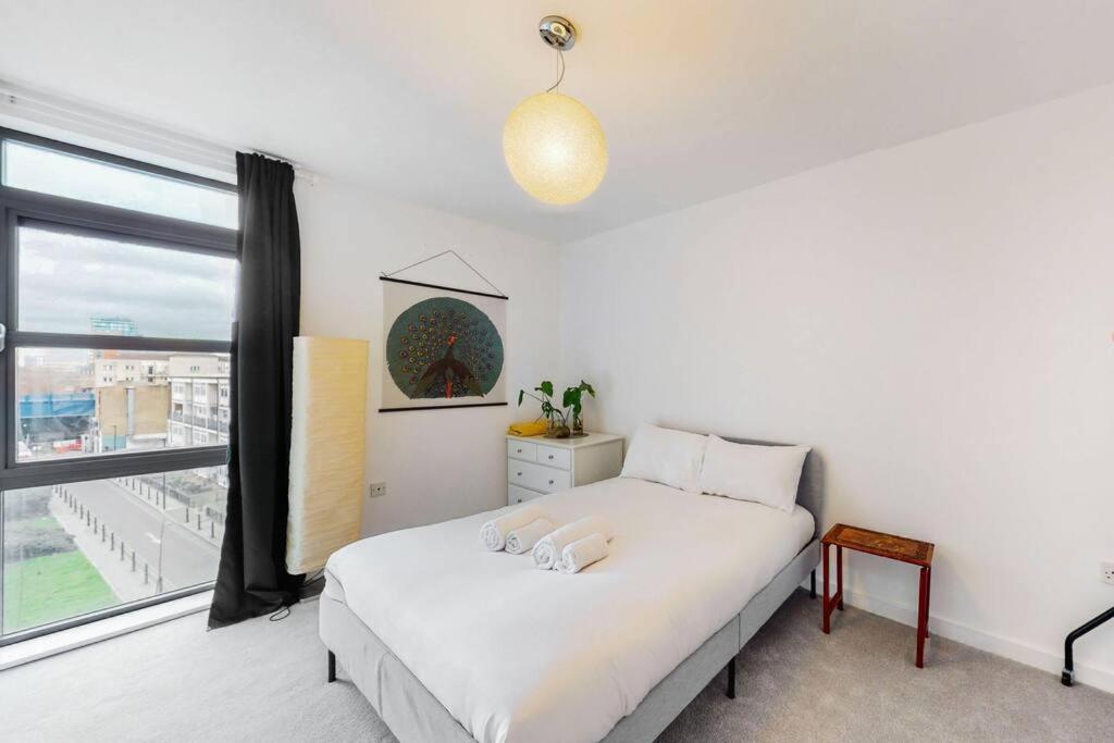Modernistic 2-bedroom Flat In Shadwell Appartement Londen