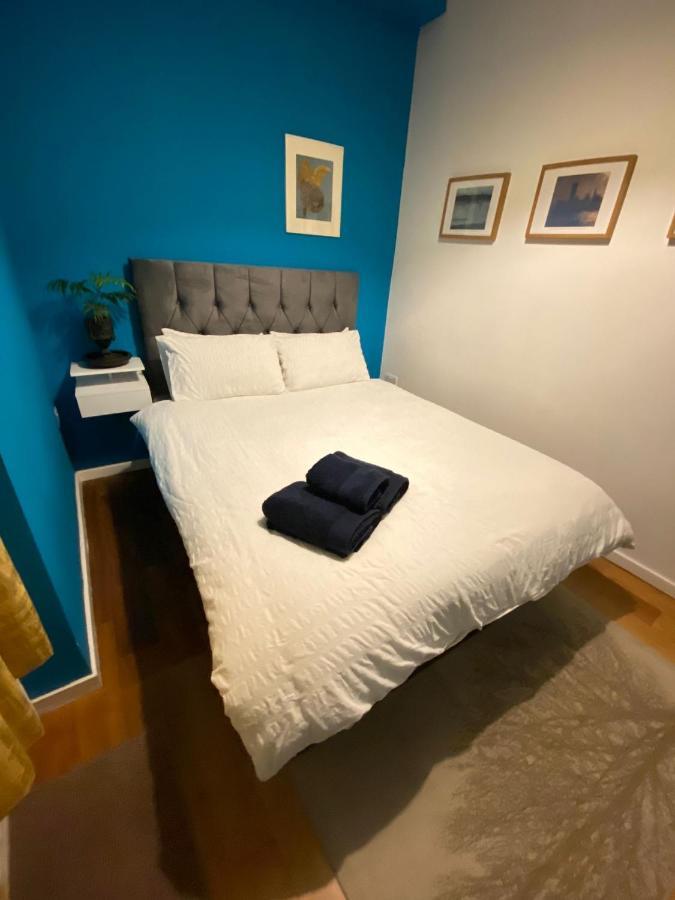 Luxury 2 Bed Flat 2 Min From Station Nearby Other 4 Stations Londen