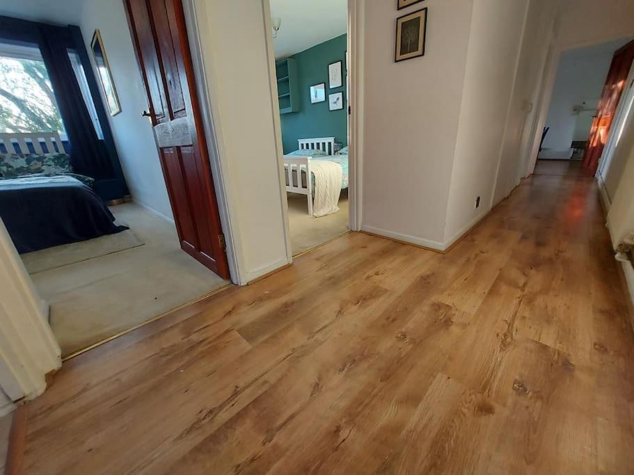 2 Bed Flat, Bounds Green, Piccadilly Line, N11 Apartment London
