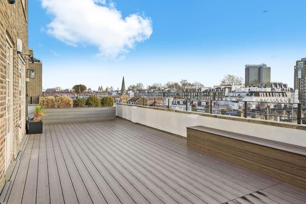 Two Bedroom Flat In Kensington