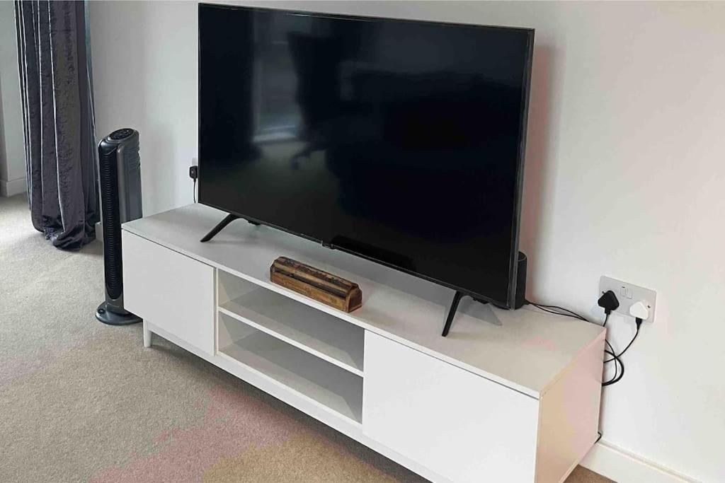 Lovely One Bedroom With Balcony Apartment London
