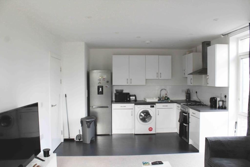 Lovely One Bedroom With Balcony London