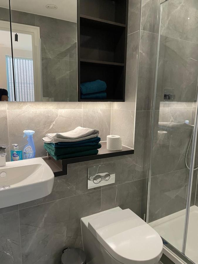 Apartment One West Point , Icon Tower London