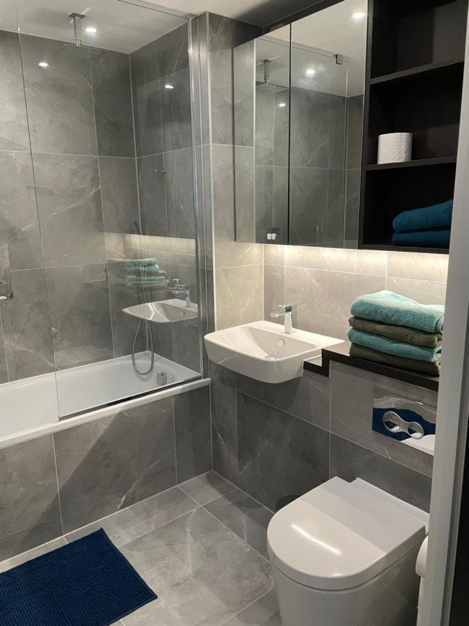 Apartment One West Point , Icon Tower London