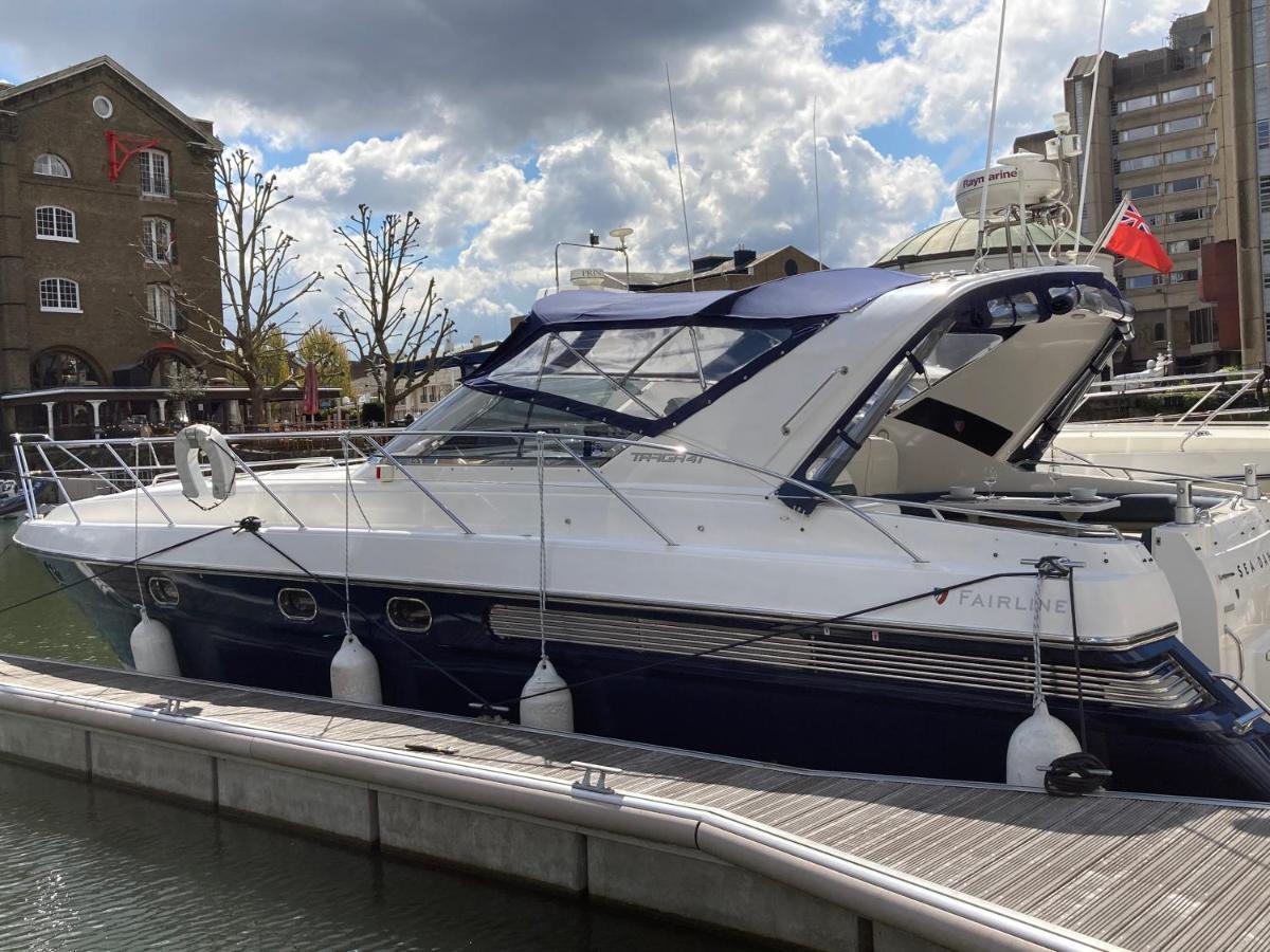 Entire Boat At St Katherine Docks 2 Available Select Using Options Botel Londen