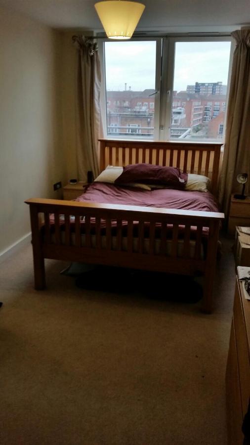 Brixton/clapham 2 Bed Flat, Large Balcony, Parking Apartment London