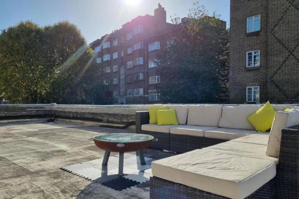 Stunning Flat With Roof Terrace In Streatham Londen