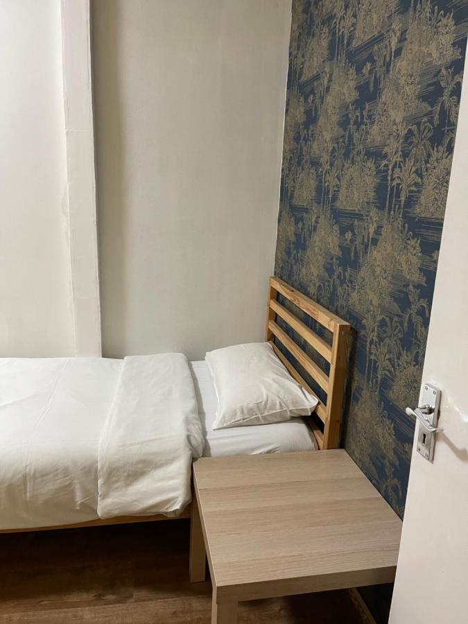 03 Bedroom Apartment-self Check In London