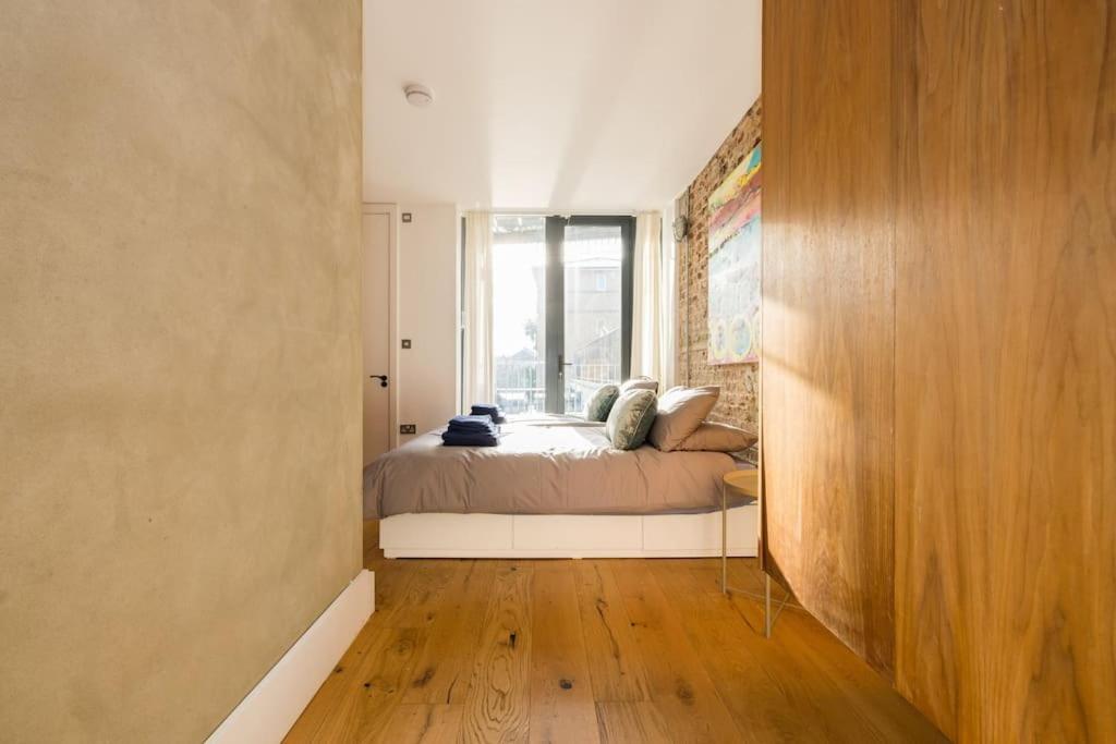 Cool Loft In Fashionable East Apartment London