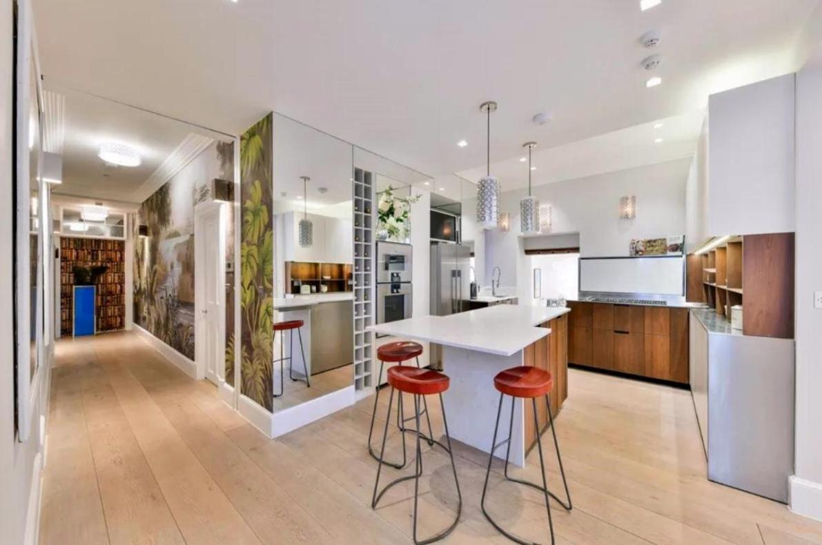 Apartment Very Bright Four Bedroom Flat