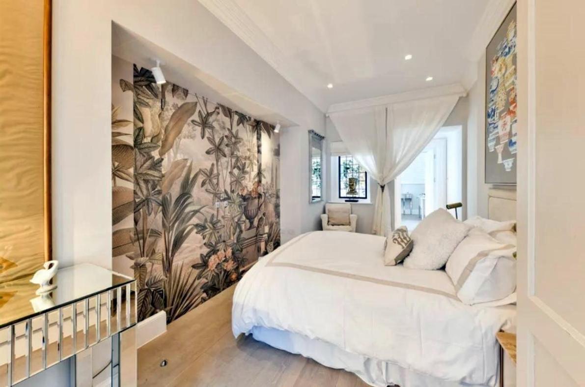 Apartment Very Bright Four Bedroom Flat London