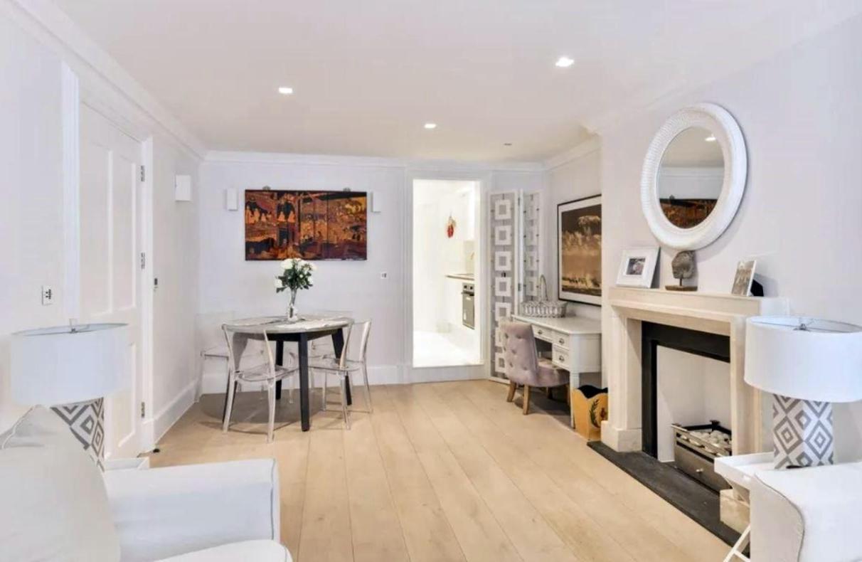 Very Bright Four Bedroom Flat *