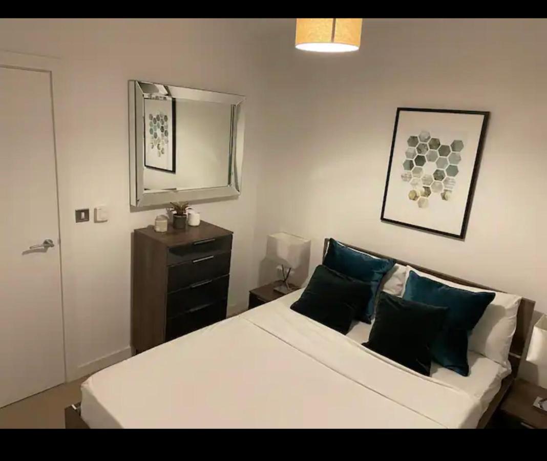 Luxurious 2 Bedroom In Canary Wharf * Londres