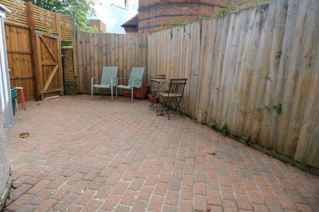 4 Bedroom House In Turnpike Lane/wood Holiday home