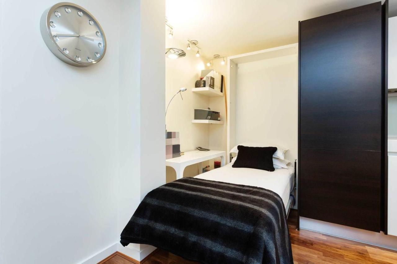 Veeve - One Bedroom Barbican * Londen