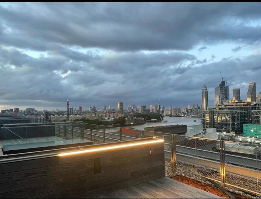Apartamento A Luxury 1 Bedroom With A Stunning View Londres