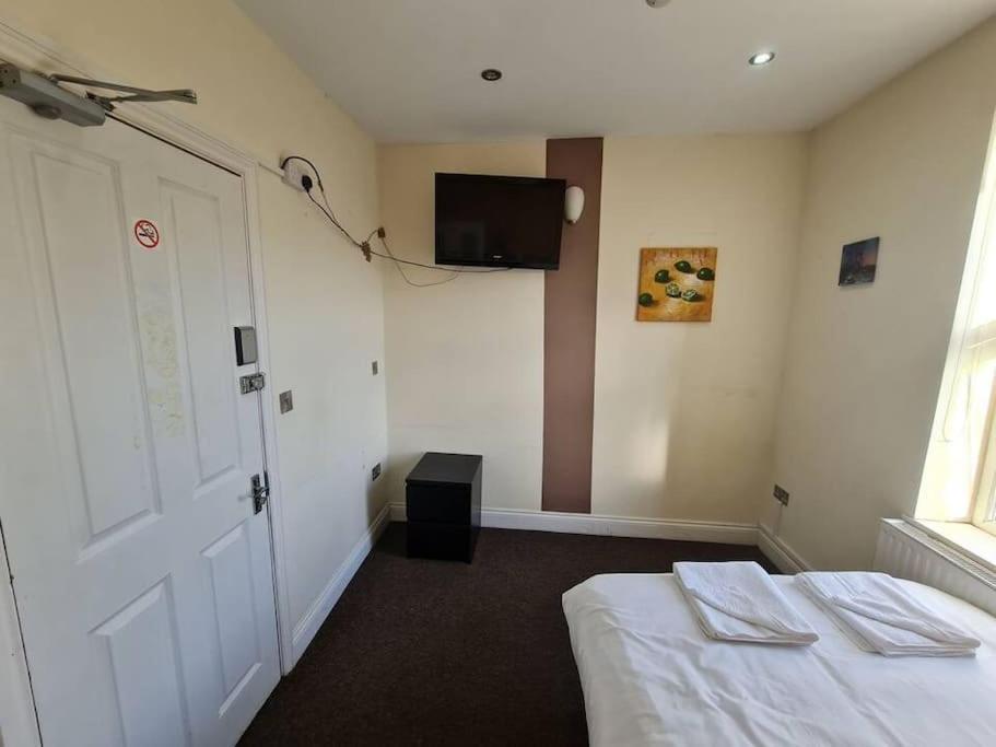 Lovely Bedroom R8 * Londen
