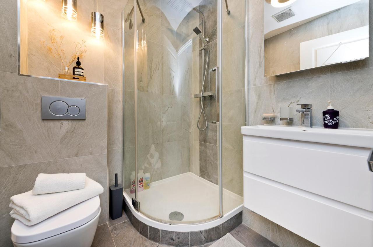 Bright Greenwich Flat Near Canary Wharf By Underthedoormat * Londen