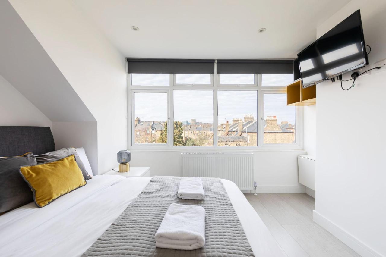 Double Ensuite Sleeps 2 Long Term Welcome With Garden View * London