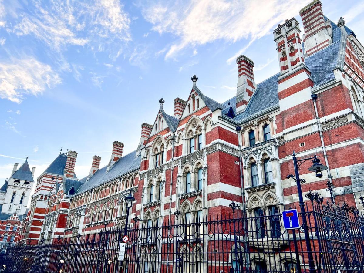 Deluxe Entire Between Covent Garden And St Pauls Cathedral Apartment *
