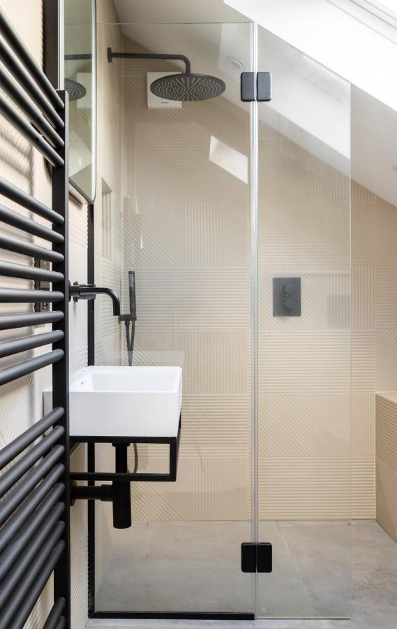 Veeve - Aqua Nova Elegance * London