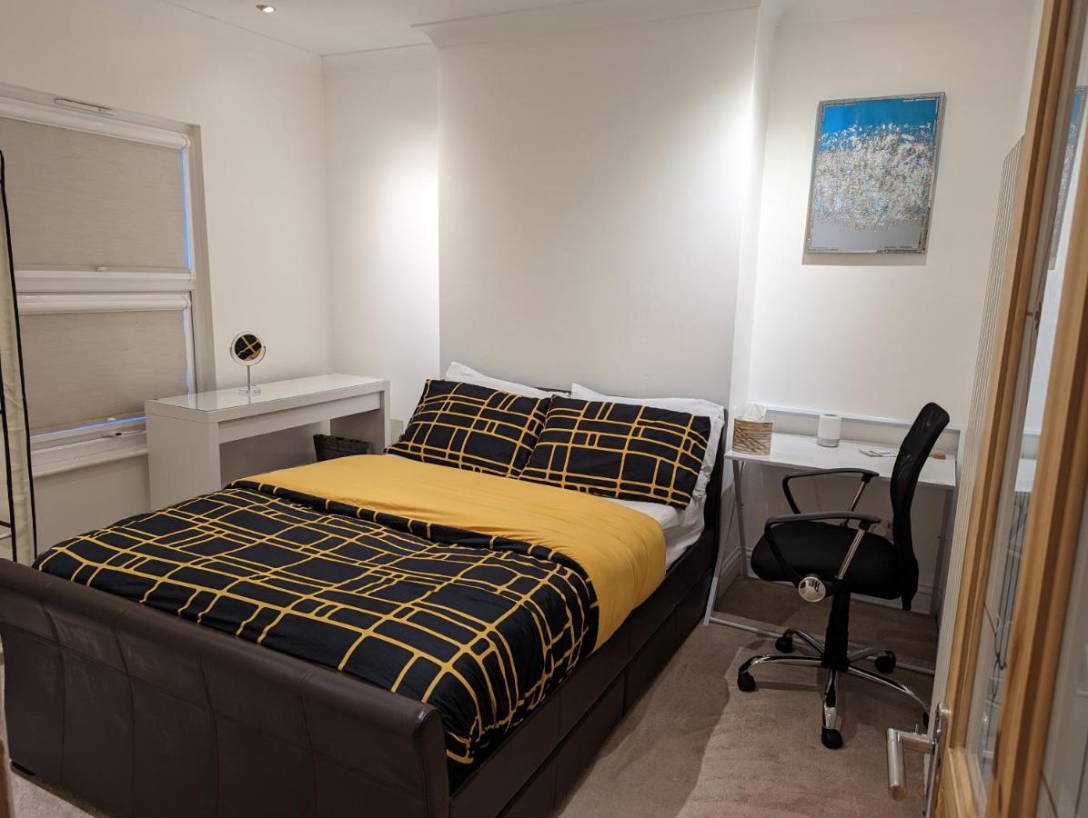 Apartment Fully-equipped Flat In The Of