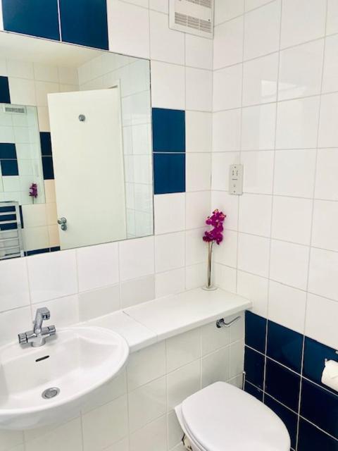 Ferienhaus Modern Detached House London