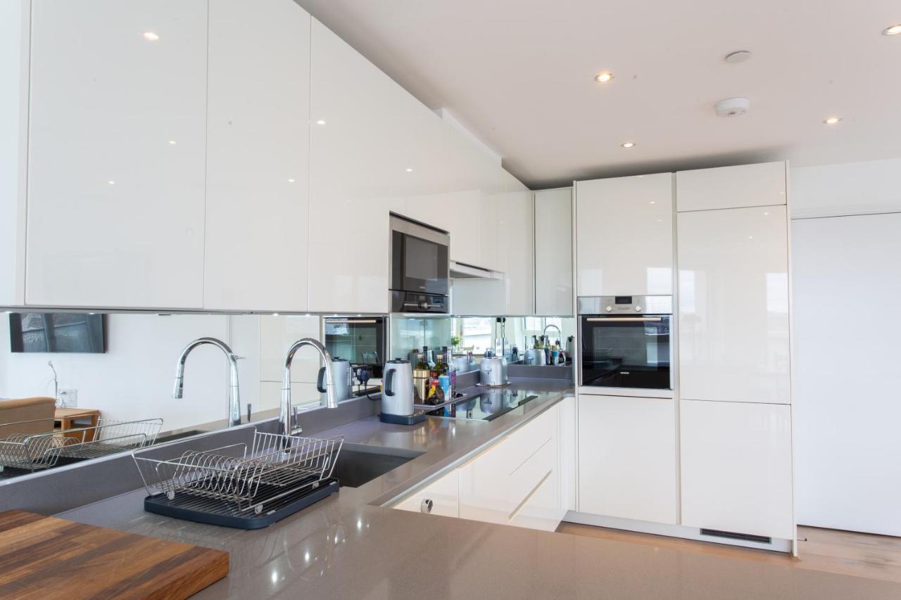 2 Bed 2 Bath Penthouse With Amazing Views With Free Parking Apartamento Londres