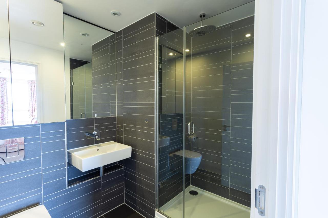 2 Bed 2 Bath Penthouse With Amazing Views With Free Parking Apartamento *
