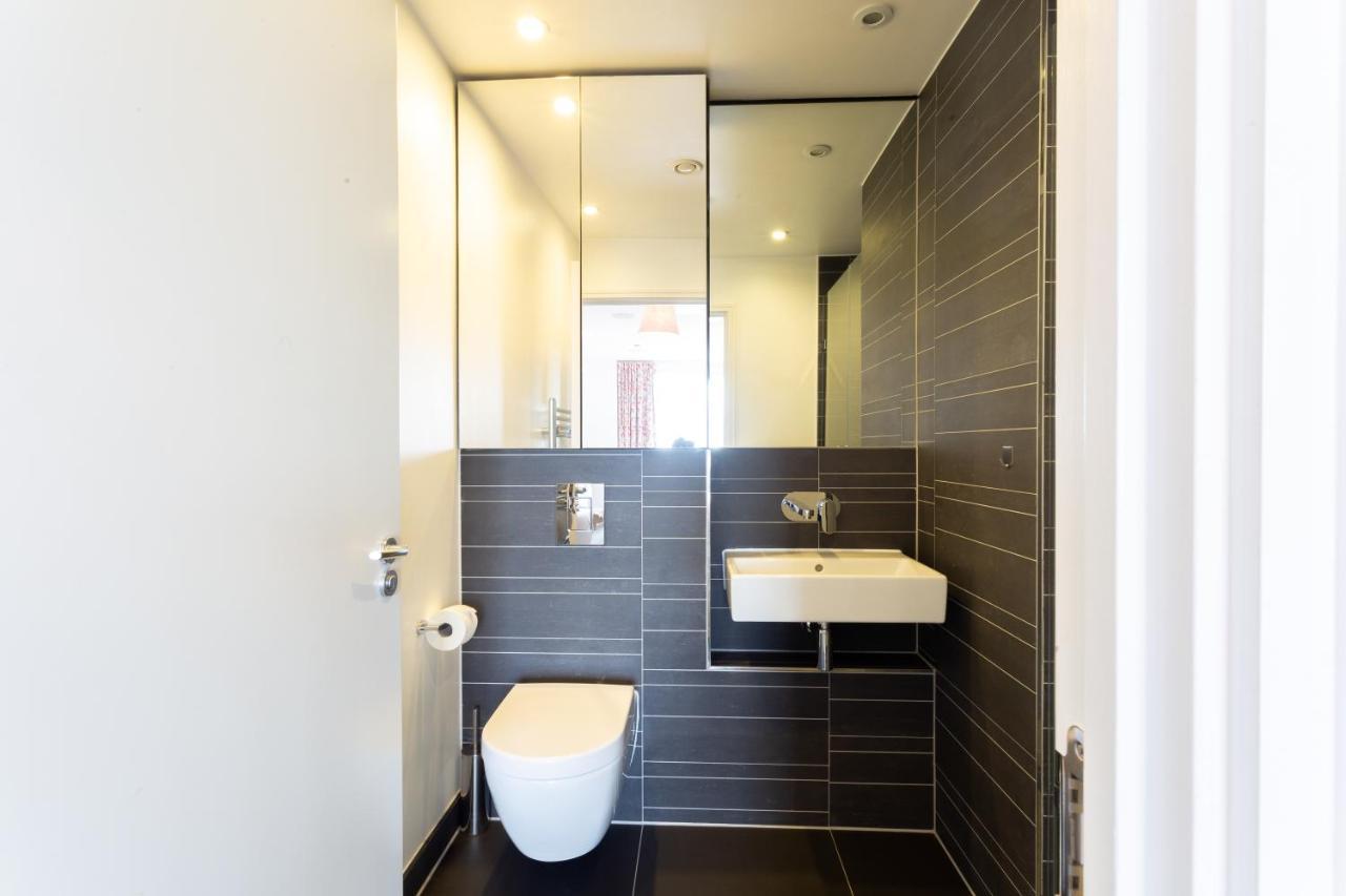 2 Bed 2 Bath Penthouse With Amazing Views With Free Parking Londres