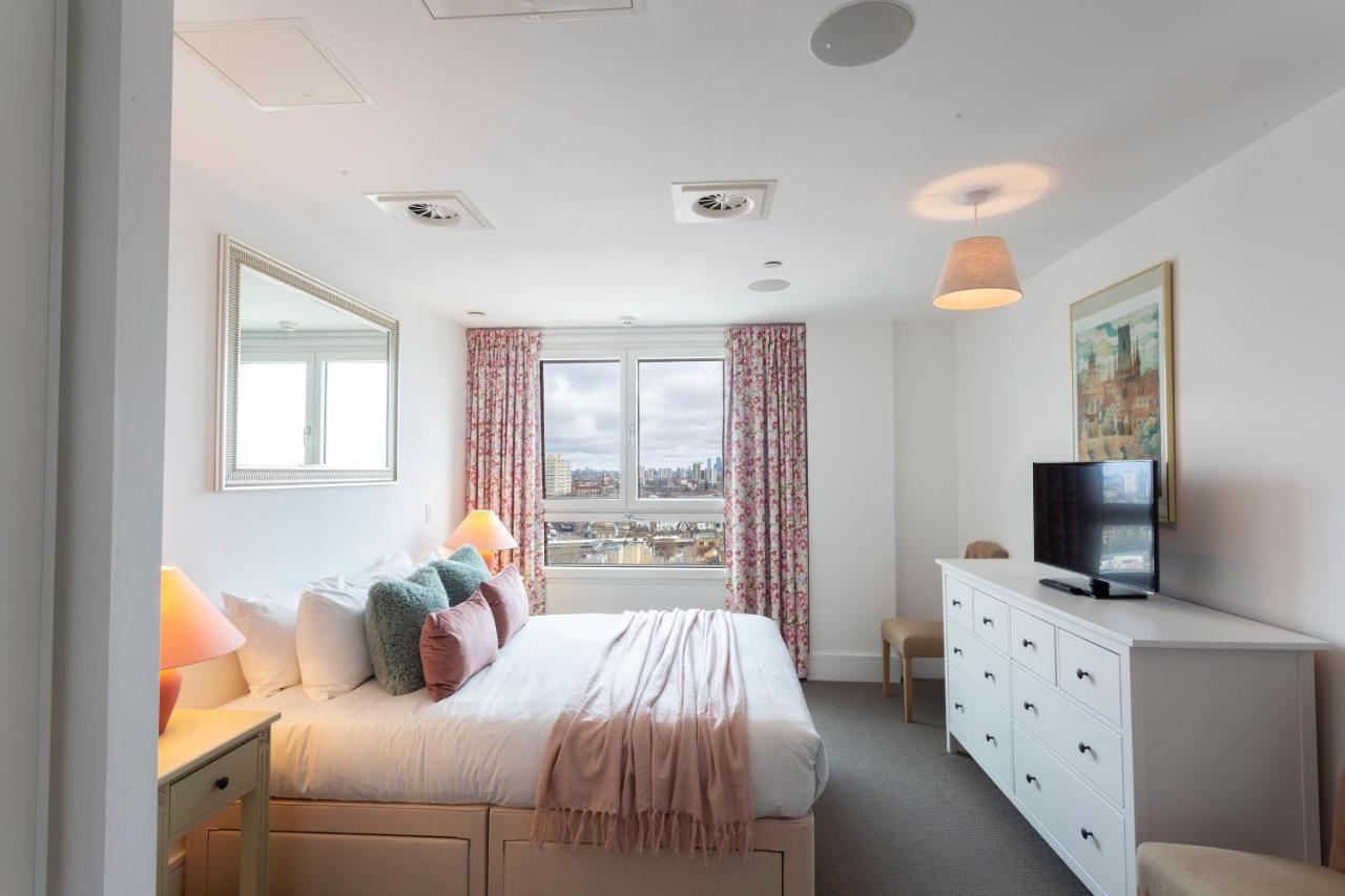 2 Bed 2 Bath Penthouse With Amazing Views With Free Parking * Londres