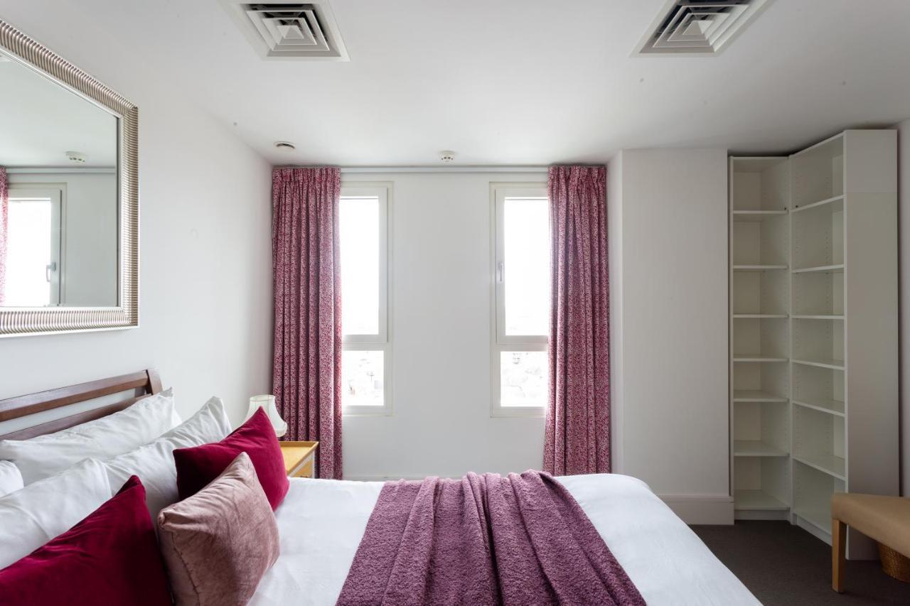 2 Bed 2 Bath Penthouse With Amazing Views With Free Parking Apartamento