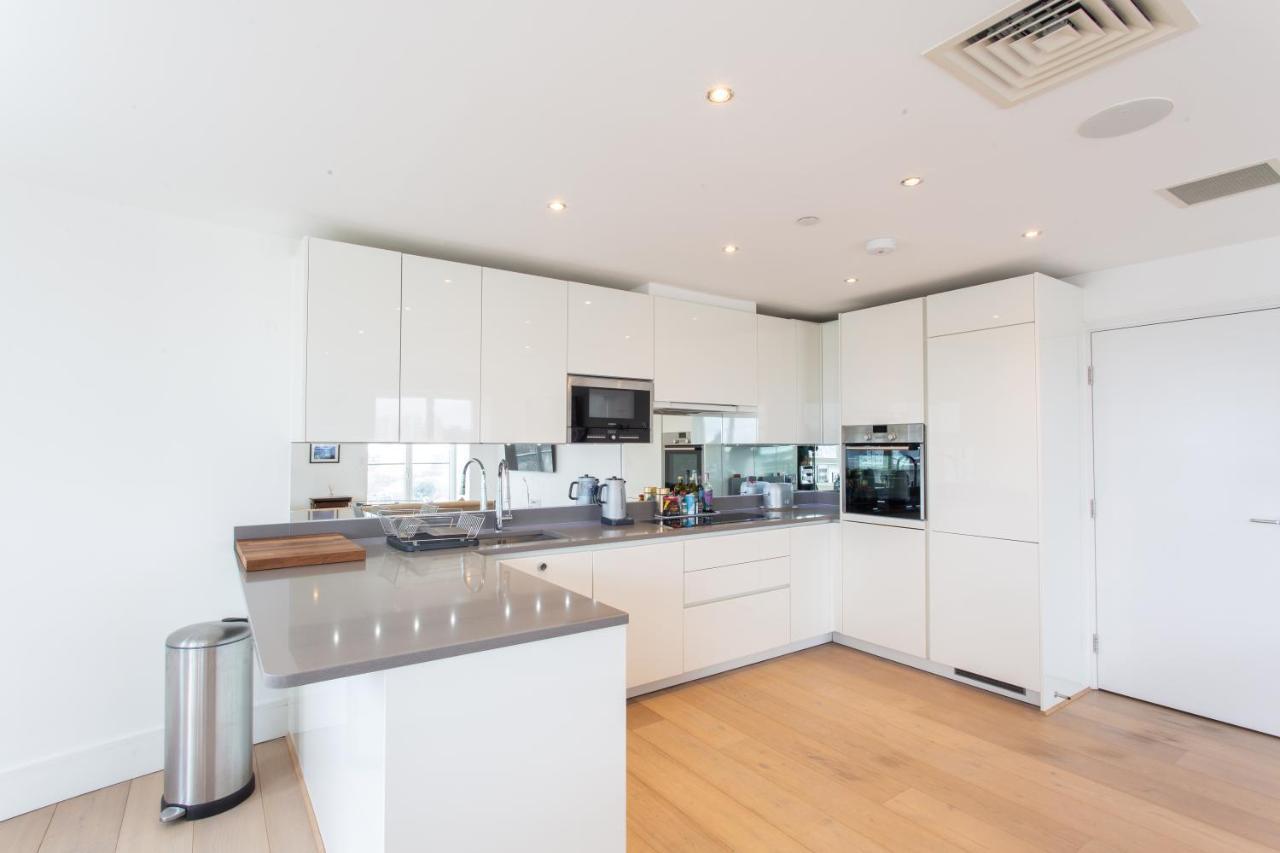 2 Bed 2 Bath Penthouse With Amazing Views With Free Parking Apartamento *
