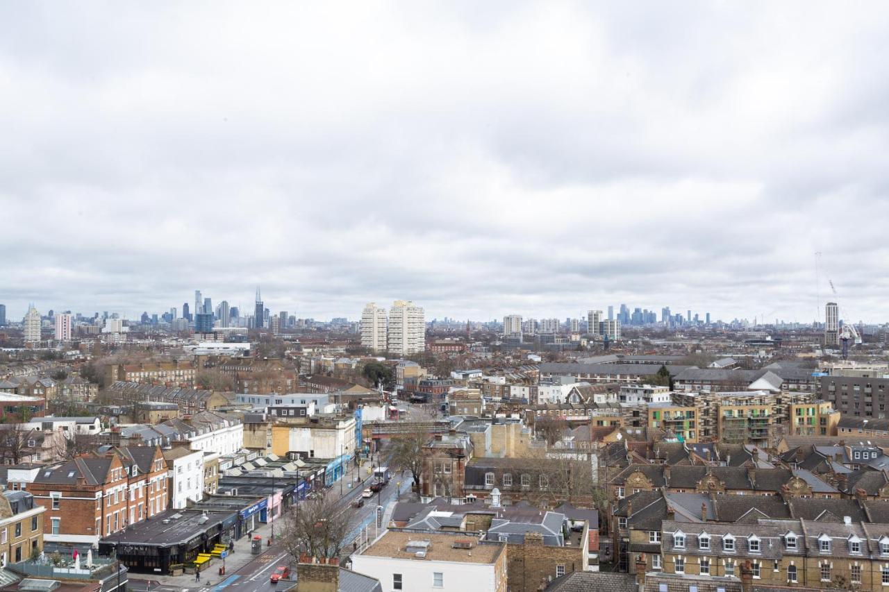 2 Bed 2 Bath Penthouse With Amazing Views With Free Parking * Londres