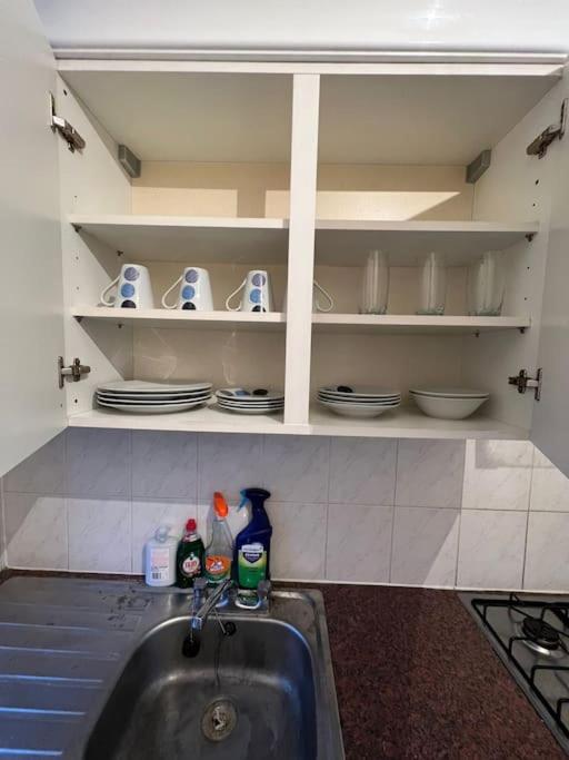 Apartment 003- Lovely 1-bedroom Very Close To
