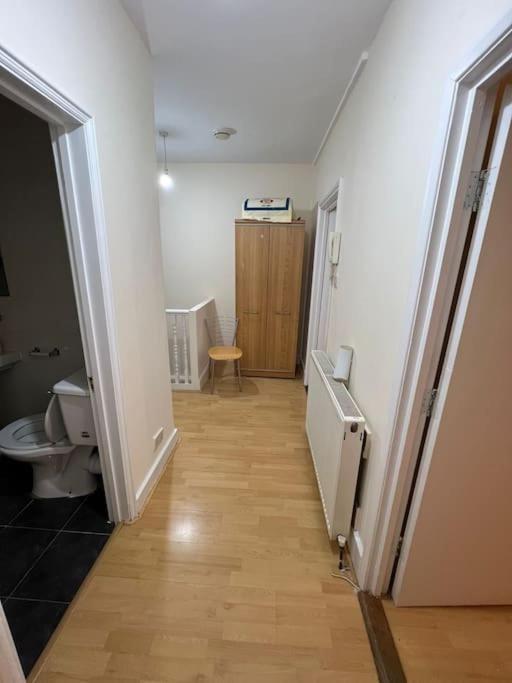 003- Lovely 1-bedroom Very Close To Apartment