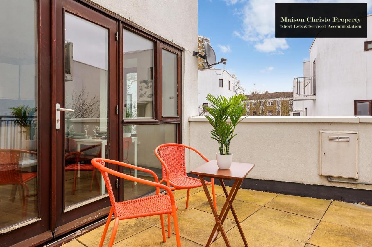 Eden 2bedroom Sleeps 6 In With Wifi & Leisure By Maison Christo Short Lets & Serviced Appartement Londen