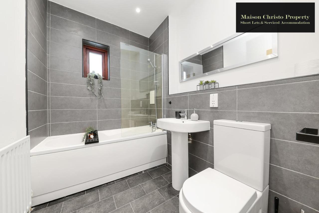 Appartement Eden 2bedroom Sleeps 6 In With Wifi & Leisure By Maison Christo Short Lets & Serviced Londen