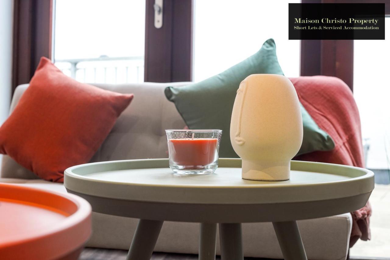 Eden 2bedroom Sleeps 6 In With Wifi & Leisure By Maison Christo Short Lets & Serviced * Londen