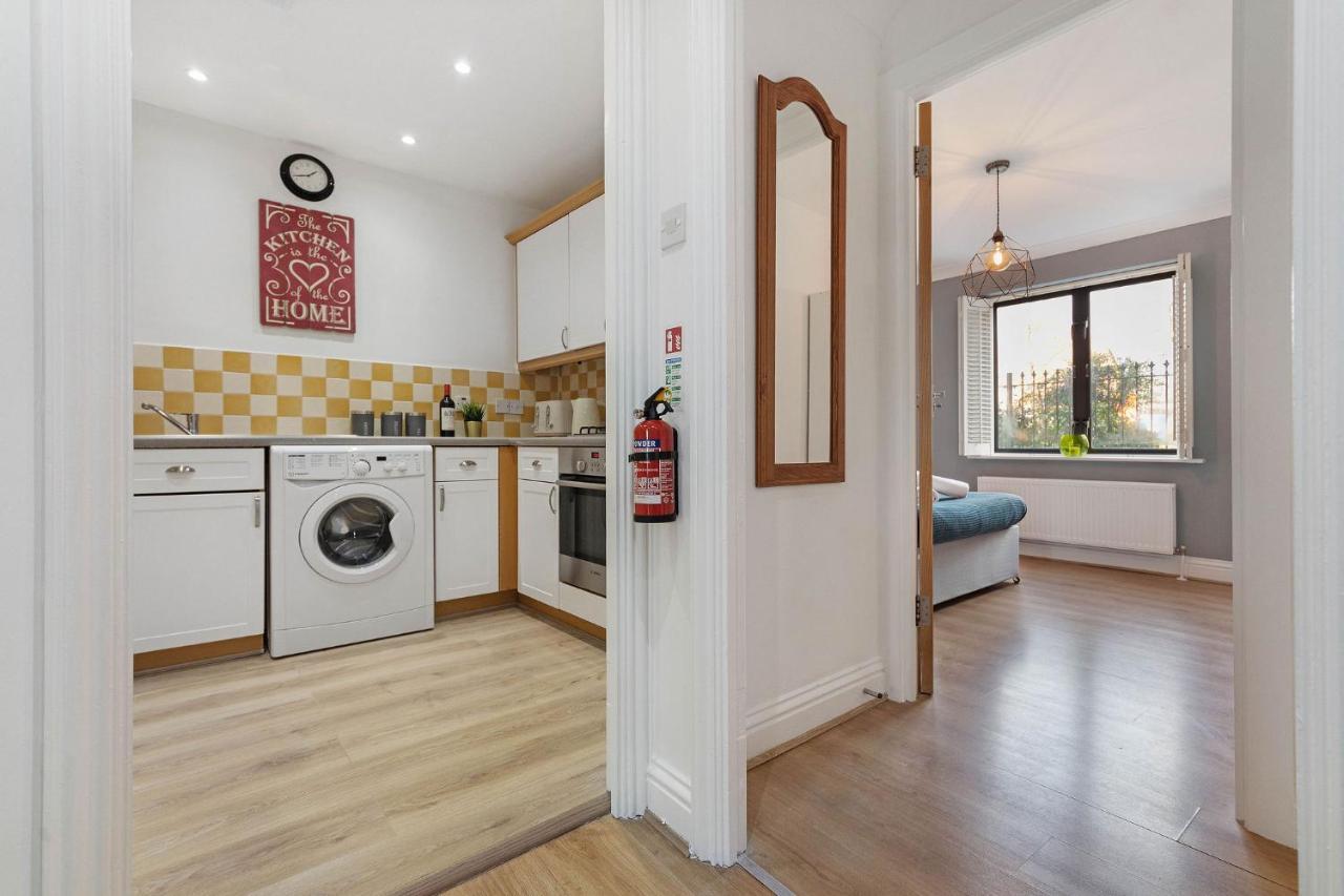 Apartment Hidden Treasure 3 Bedroom Flat London