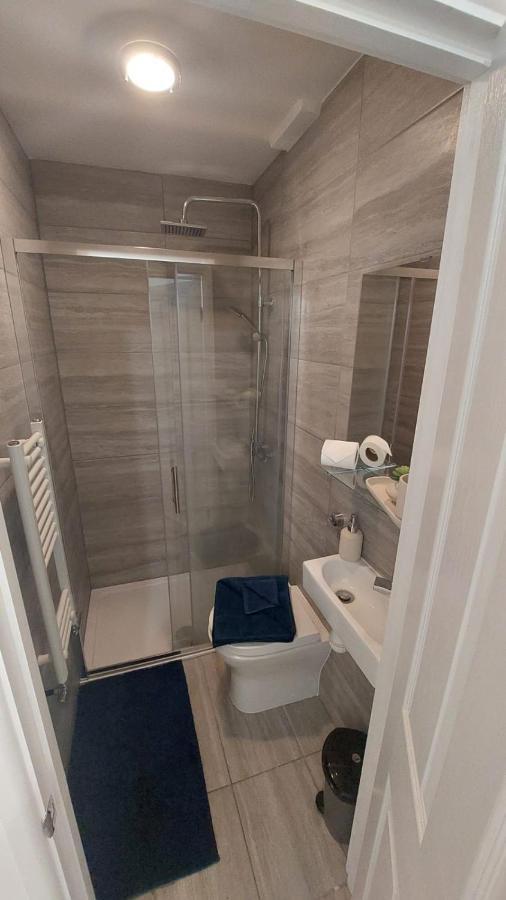 Gasthuis Double En-suite Available In 3 Bed Apt Londen