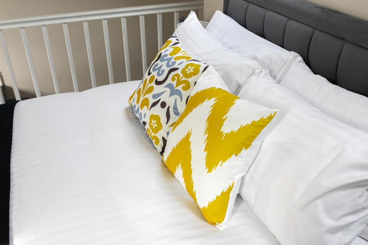 Apartment Skyvillion - Cozy Large 4 & 1 Bed In Enfield, Mins To Tube Station, Free Wi-fi