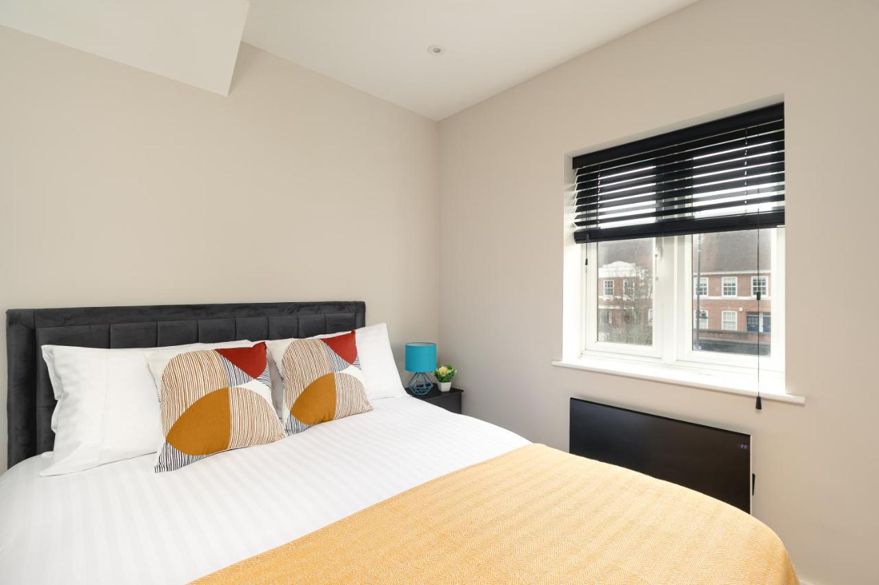 Apartment Skyvillion - Cozy Large 4 & 1 Bed In Enfield, Mins To Tube Station, Free Wi-fi London