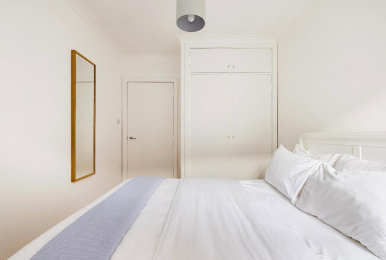 Cool, Quiet Notting Hill 2 Bed *