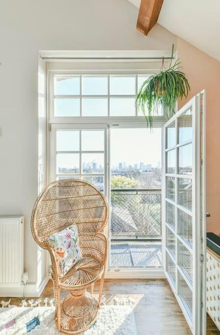 Dovecote - Sanctuary In The Sky Apartment *