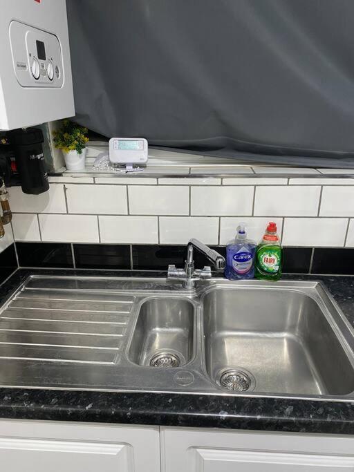 Ground Floor One Bedroom Bayswater Central Londres